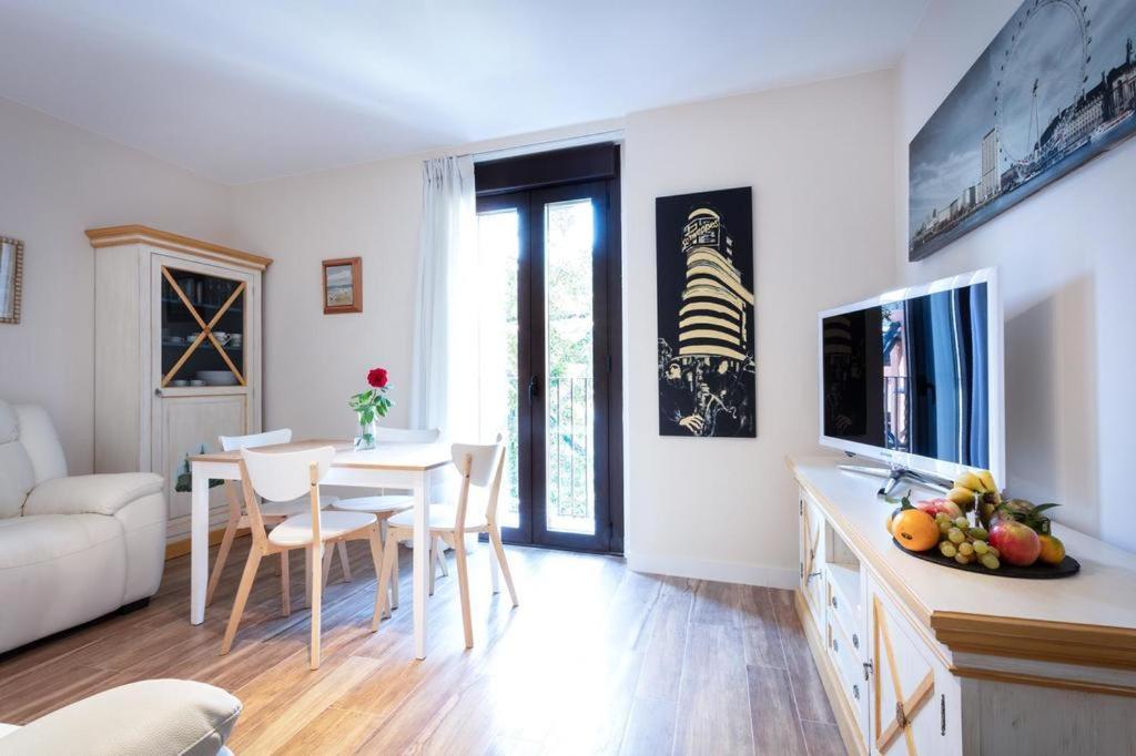 Az El Balcon De Cesar Augusto Appartement Zaragoza Buitenkant foto